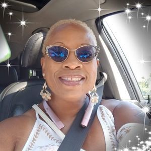 Meet your Posher, Cynthia